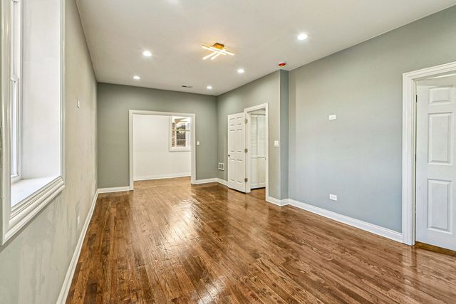 1622 S Central Park Avenue, Chicago, IL 60623