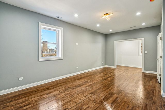 1622 S Central Park Avenue, Chicago, IL 60623