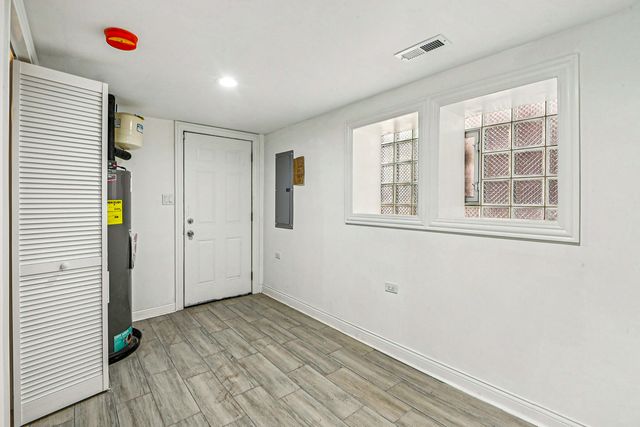 1622 S Central Park Avenue, Chicago, IL 60623