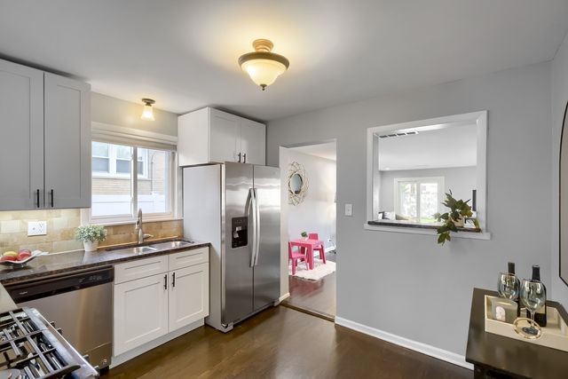 4018 Deyo Avenue, Brookfield, IL 60513