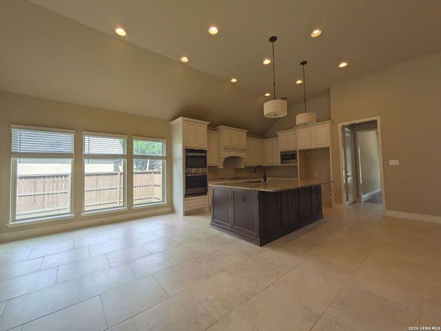 975 Wilderness Oaks, New Braunfels, TX 78132