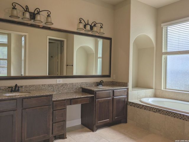 975 Wilderness Oaks, New Braunfels, TX 78132