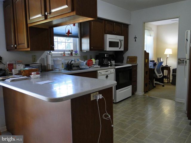 276 PARKRIDGE DR, Perkasie, PA 18944
