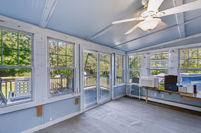 21 Fern Ave, Amesbury, MA 01913
