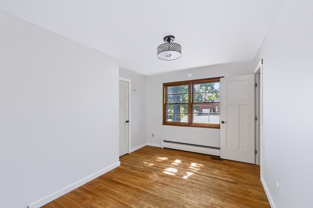 21 Fern Ave, Amesbury, MA 01913