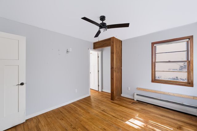 21 Fern Ave, Amesbury, MA 01913