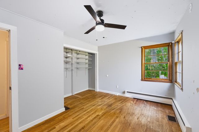 21 Fern Ave, Amesbury, MA 01913