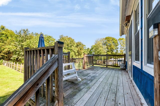 21 Fern Ave, Amesbury, MA 01913