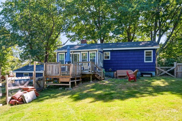 21 Fern Ave, Amesbury, MA 01913