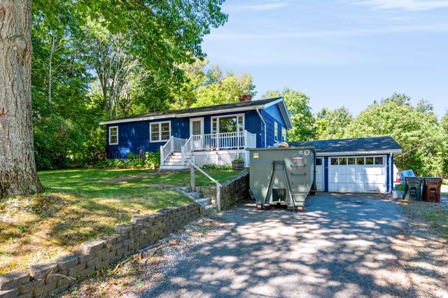 21 Fern Ave, Amesbury, MA 01913