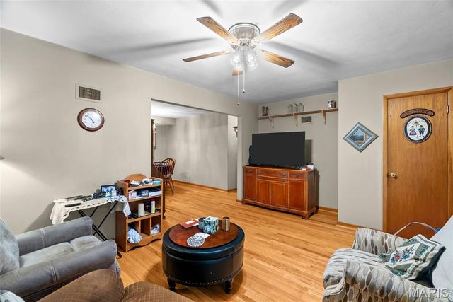 217 Earlsfield Lane, Unincorporated, MO 63125
