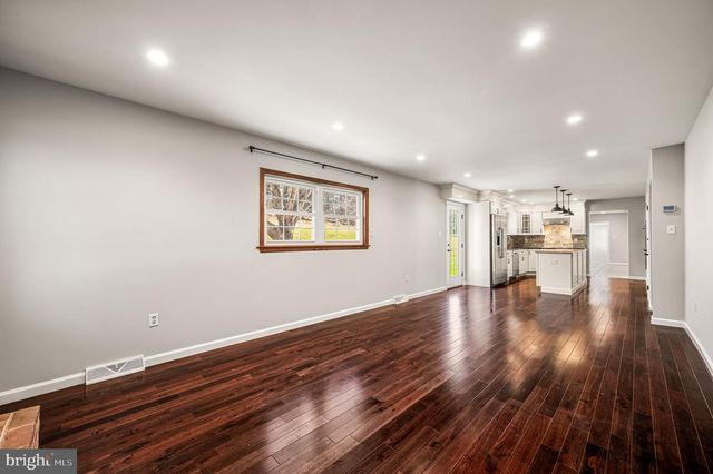 800 DOWLIN FORGE RD RD, Downingtown, PA 19335