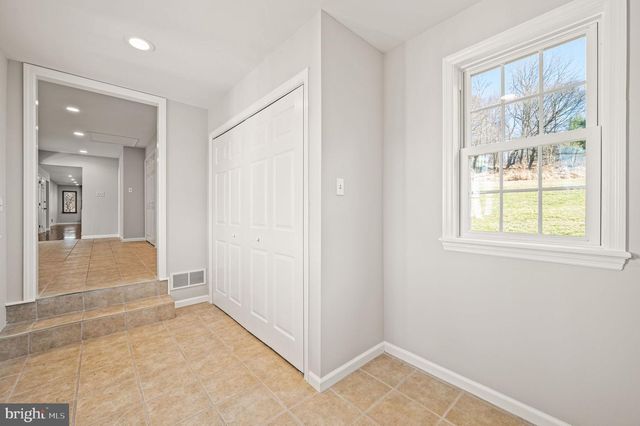 800 DOWLIN FORGE RD RD, Downingtown, PA 19335