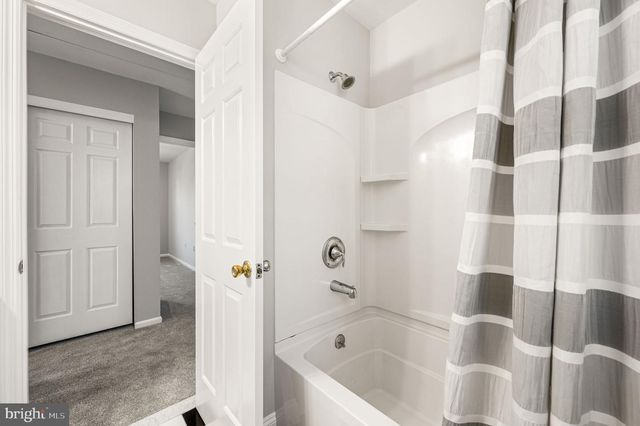 800 DOWLIN FORGE RD RD, Downingtown, PA 19335