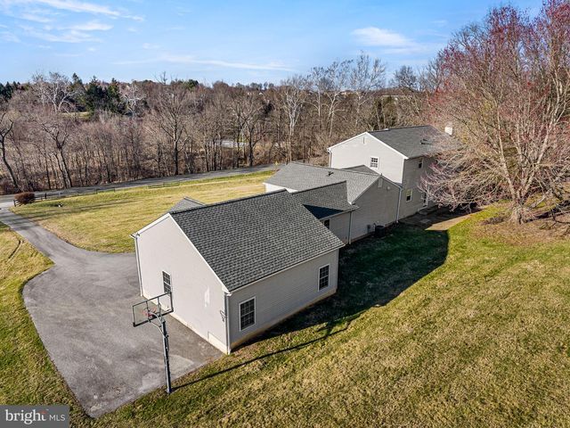 800 DOWLIN FORGE RD RD, Downingtown, PA 19335