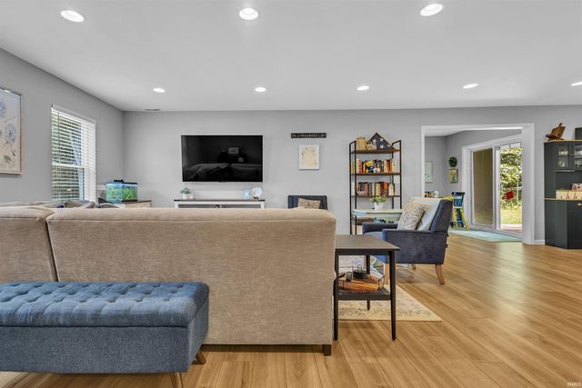 5510 W Redbud Drive, Ellettsville, IN 47429