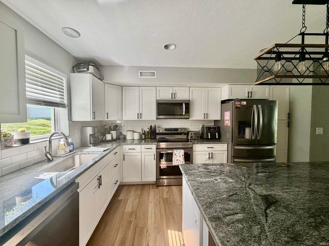 5510 W Redbud Drive, Ellettsville, IN 47429