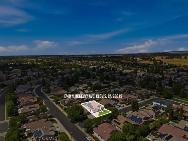 1740 N McKelvy Avenue, Clovis, CA 93619