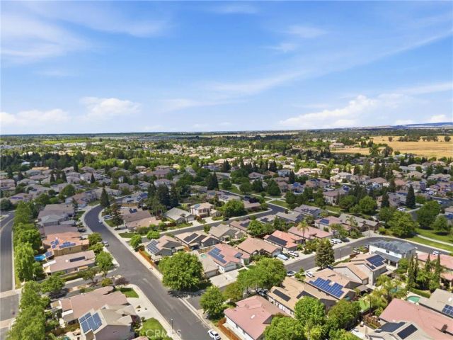 1740 N McKelvy Avenue, Clovis, CA 93619