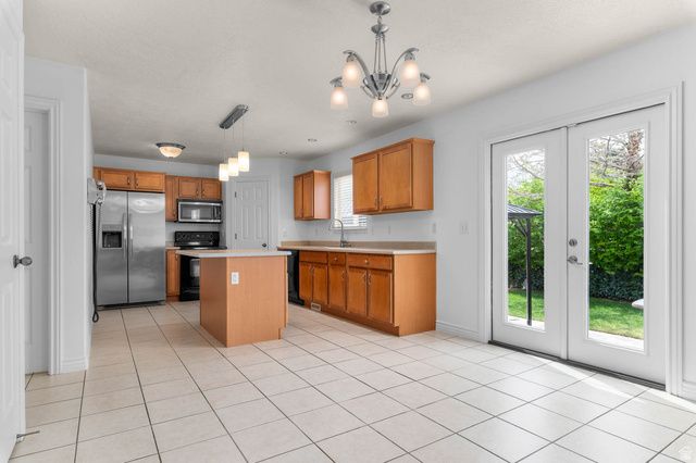 6262 S WALLER LN, West Jordan, UT 84081