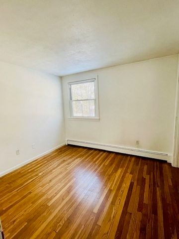 181 School St B, Acton, MA 01720