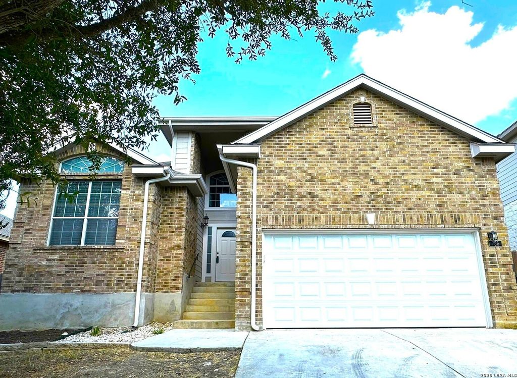 756 San Luis, New Braunfels, TX 78132