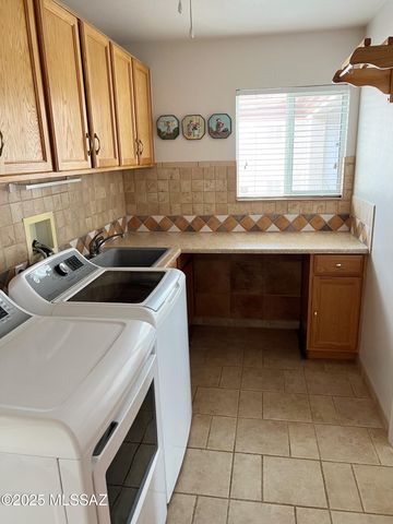 4771 S Prairie Hills Drive, Green Valley, AZ 85622