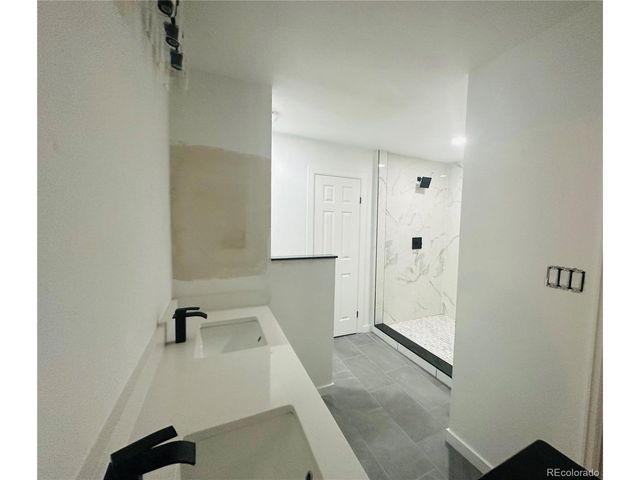 2002 S Worchester Way, Aurora, CO 80014