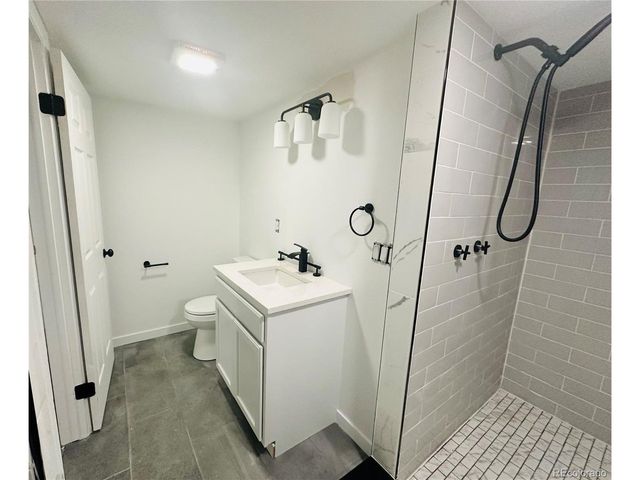 2002 S Worchester Way, Aurora, CO 80014