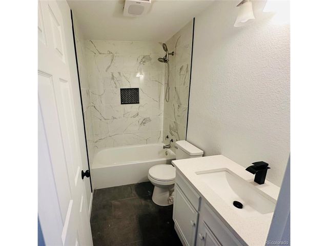 2002 S Worchester Way, Aurora, CO 80014