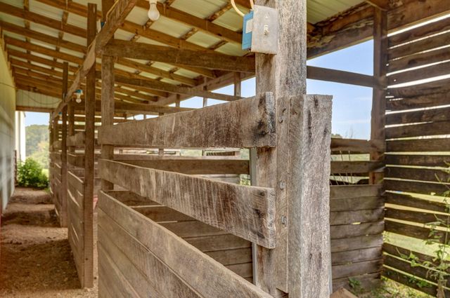 1642 W Inman Road, Nixa, MO 65714