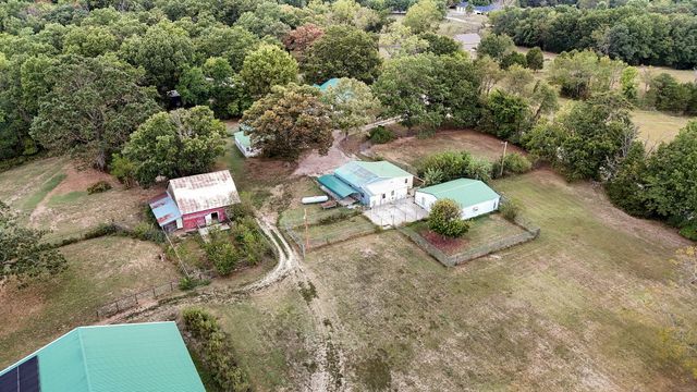 1642 W Inman Road, Nixa, MO 65714