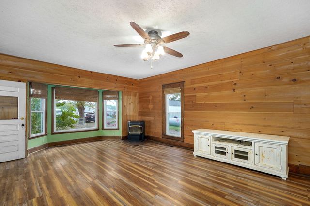 1642 W Inman Road, Nixa, MO 65714