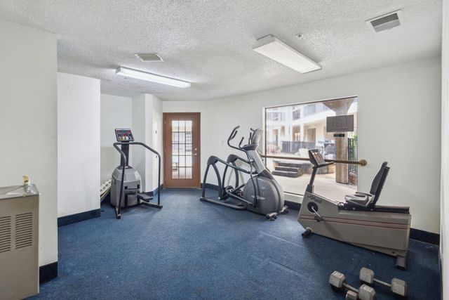 4800 W Lovers Lane 212, Dallas, TX 75209