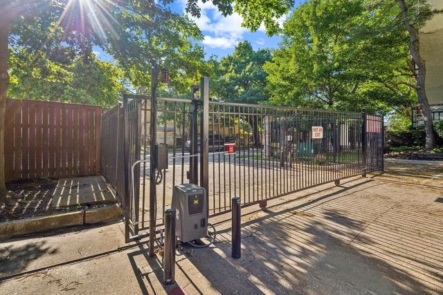 4800 W Lovers Lane 212, Dallas, TX 75209