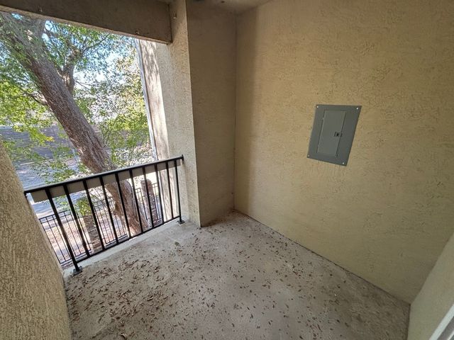 4800 W Lovers Lane 212, Dallas, TX 75209