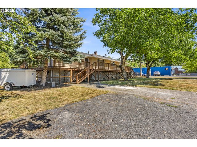 821 BRIDGE St, Vernonia, OR 97064