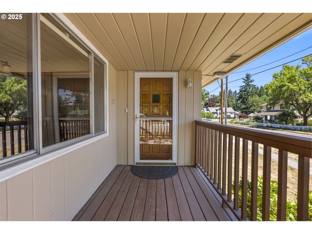 821 BRIDGE St, Vernonia, OR 97064