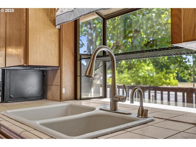 821 BRIDGE St, Vernonia, OR 97064