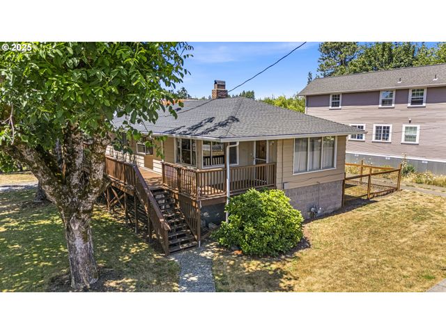 821 BRIDGE St, Vernonia, OR 97064