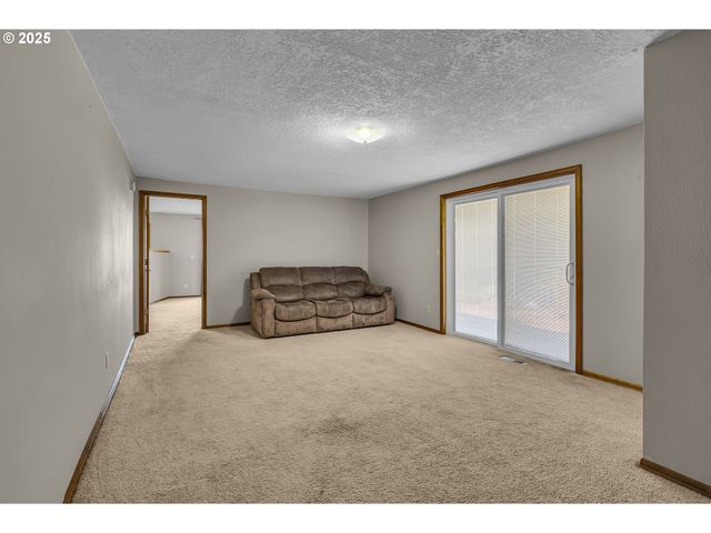 821 BRIDGE St, Vernonia, OR 97064