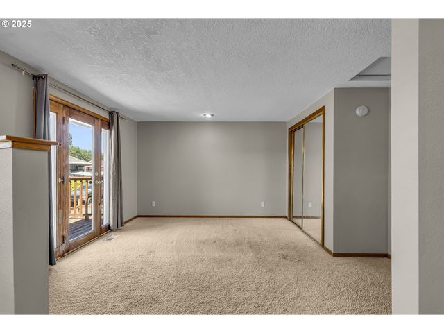 821 BRIDGE St, Vernonia, OR 97064