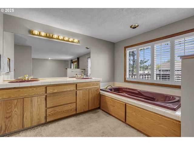 821 BRIDGE St, Vernonia, OR 97064