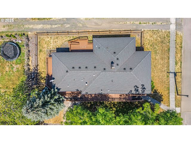 821 BRIDGE St, Vernonia, OR 97064