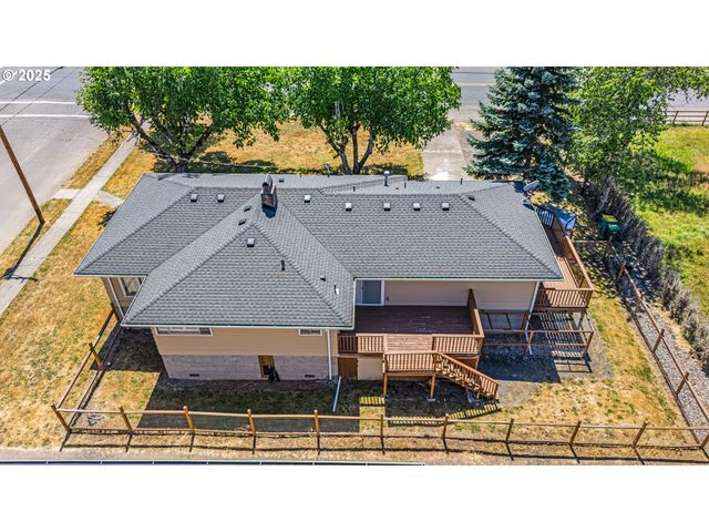 821 BRIDGE St, Vernonia, OR 97064