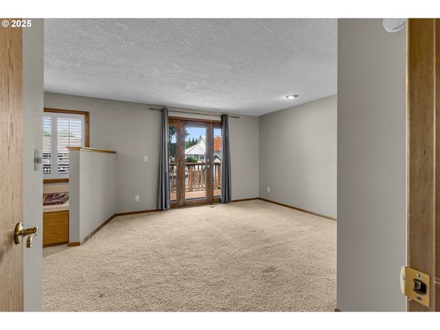 821 BRIDGE St, Vernonia, OR 97064