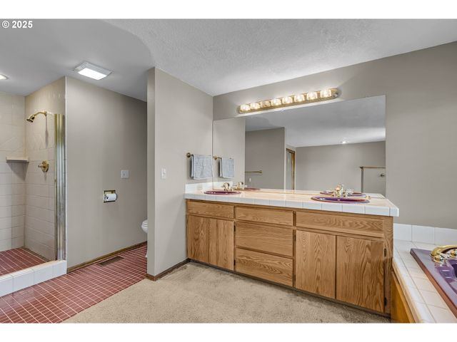 821 BRIDGE St, Vernonia, OR 97064