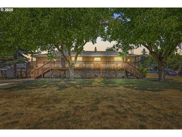 821 BRIDGE St, Vernonia, OR 97064