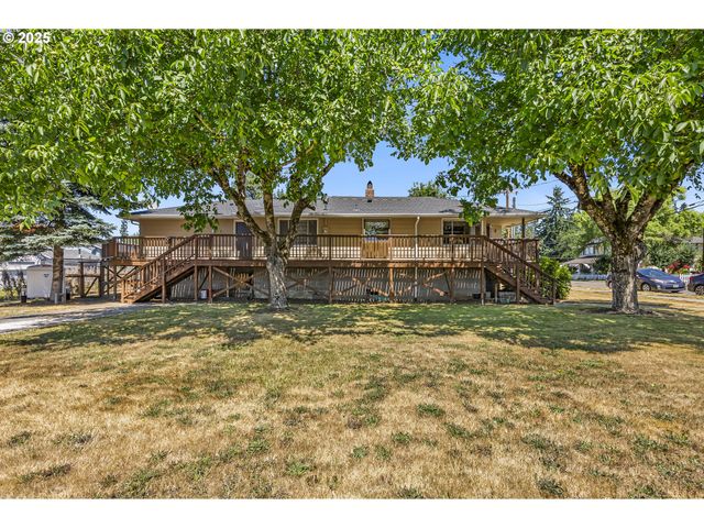 821 BRIDGE St, Vernonia, OR 97064