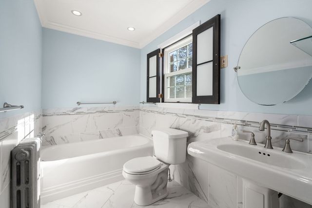 134 Richmond Ave, Worcester, MA 01602